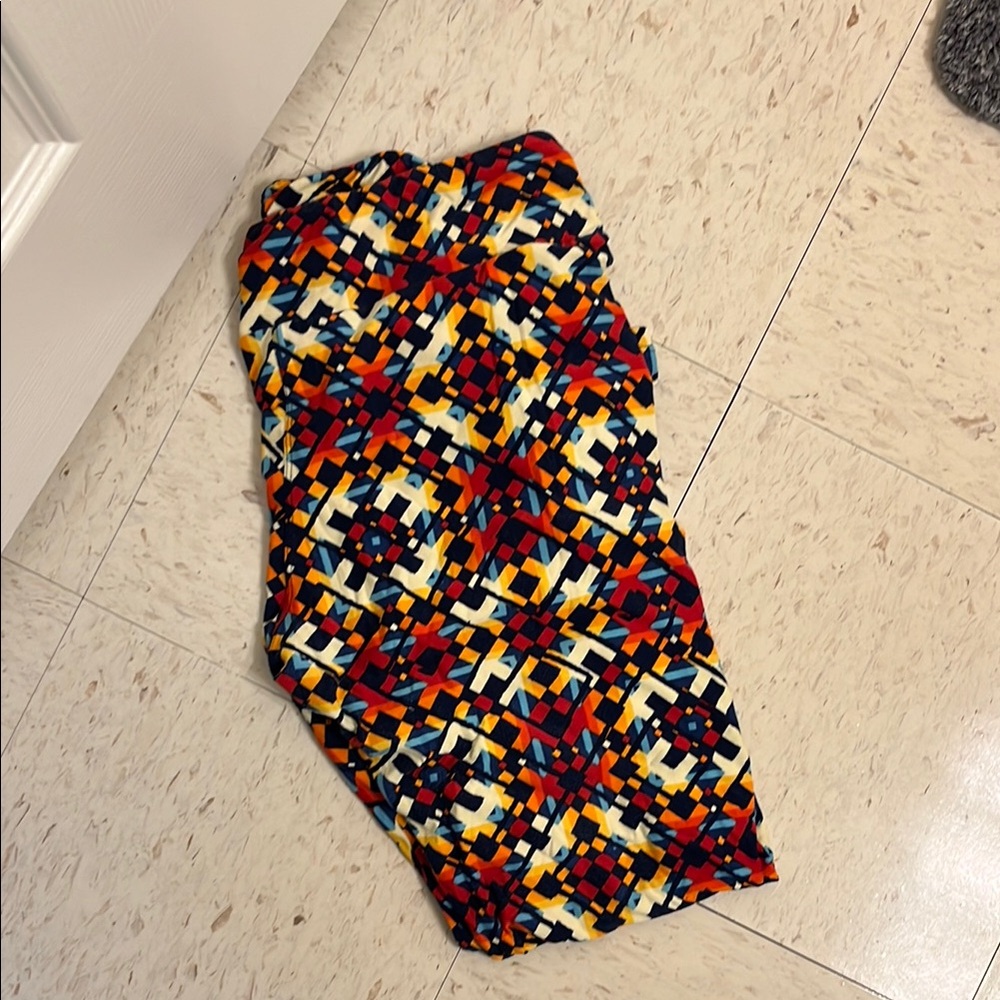 Colorful Geometric Pattern Lularoe Buttery Soft Leggings